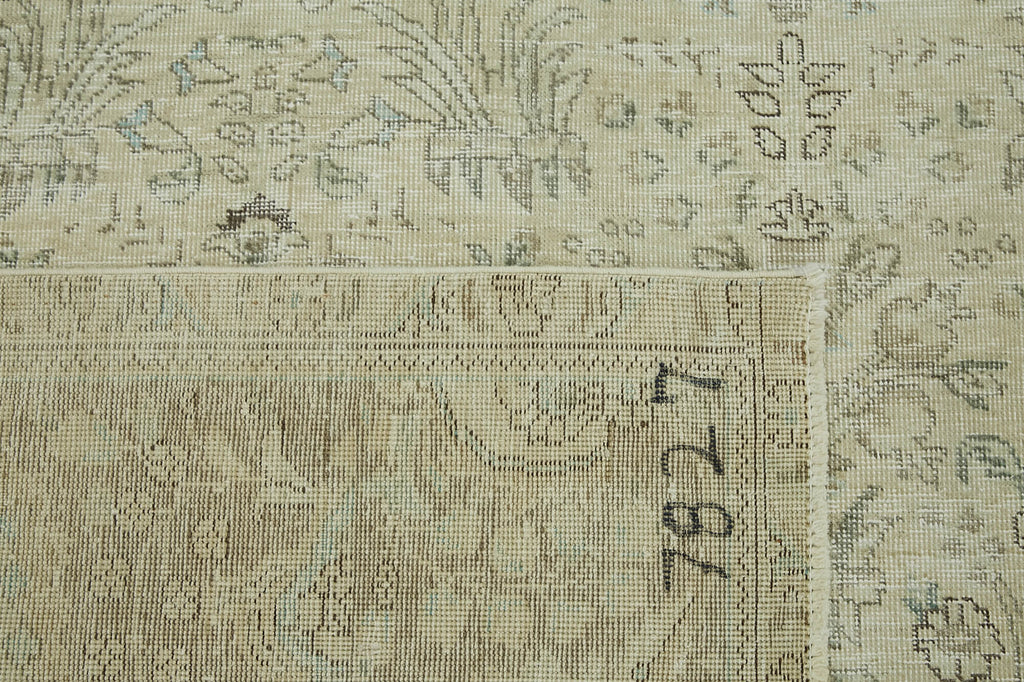 Lyric Breeze Vintage Persian Rug - 2.85 x 3.55