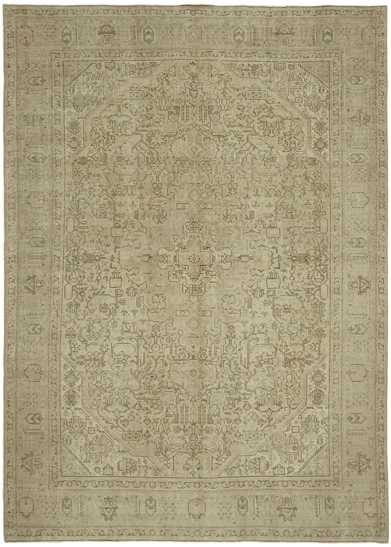 Aria Melodic Persian Rug - 2.42 x 3.35