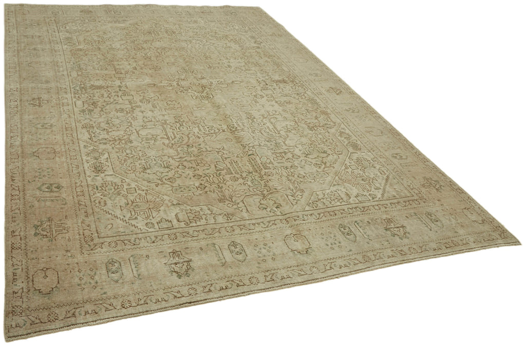 Aria Melodic Persian Rug - 2.42 x 3.35