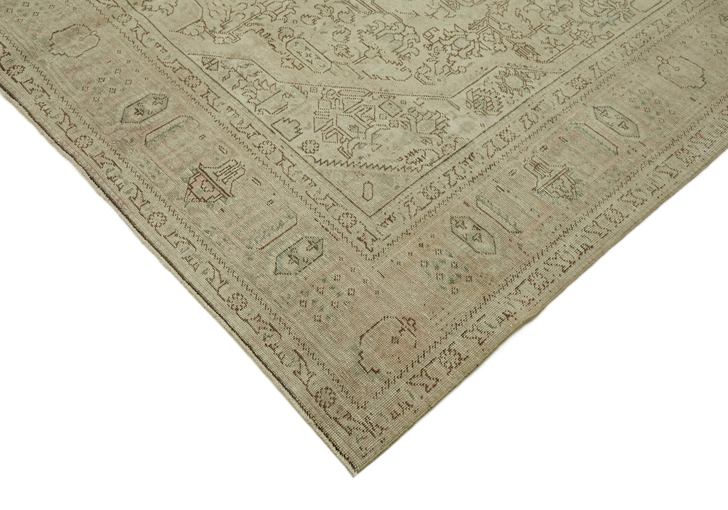 Aria Melodic Persian Rug - 2.42 x 3.35