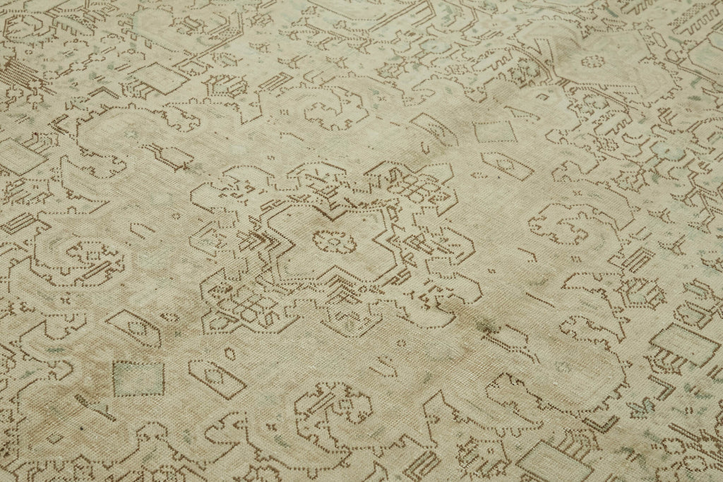 Aria Melodic Persian Rug - 2.42 x 3.35