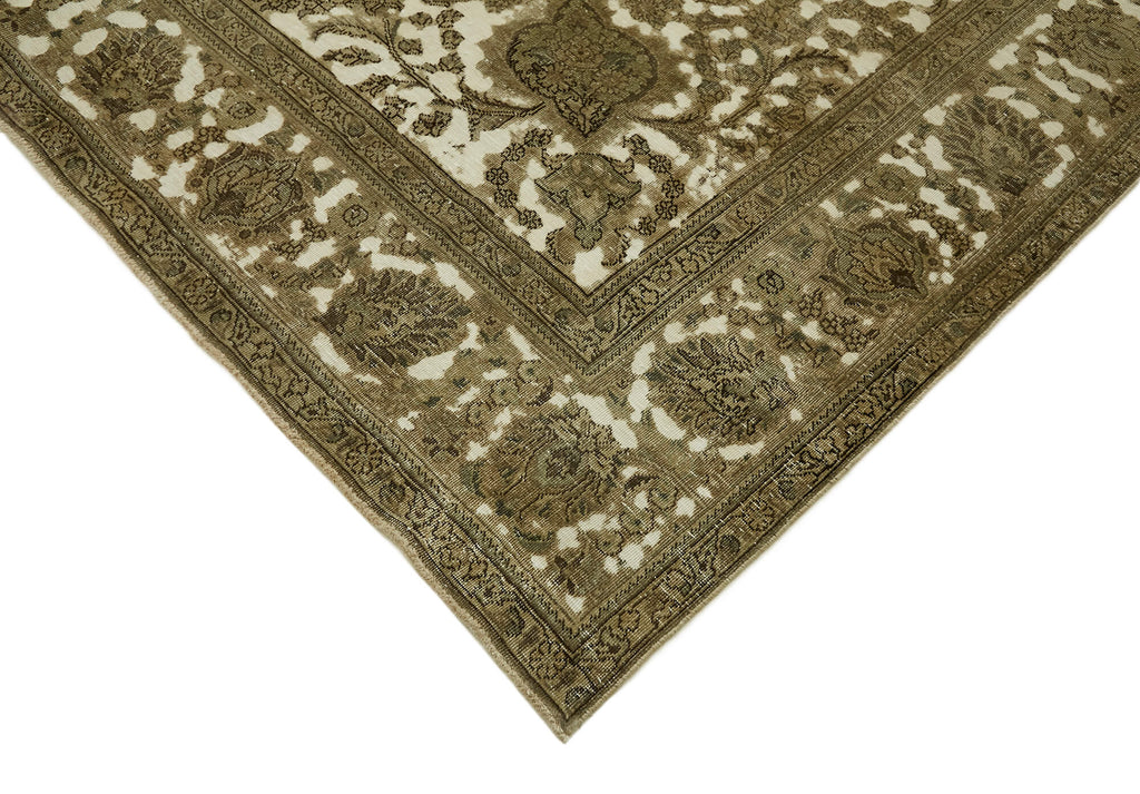 Lyric Vintage Persian Rug - 2.80 x 3.90