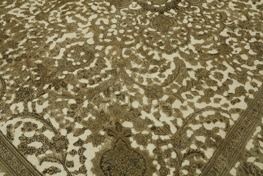 Lyric Vintage Persian Rug - 2.80 x 3.90