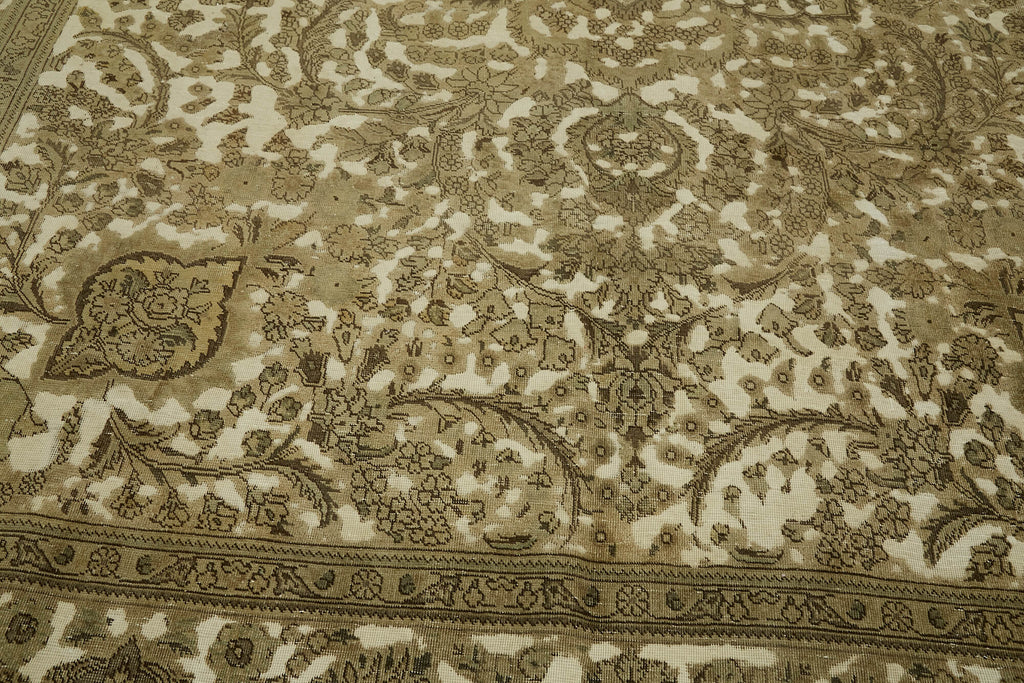 Lyric Vintage Persian Rug - 2.80 x 3.90