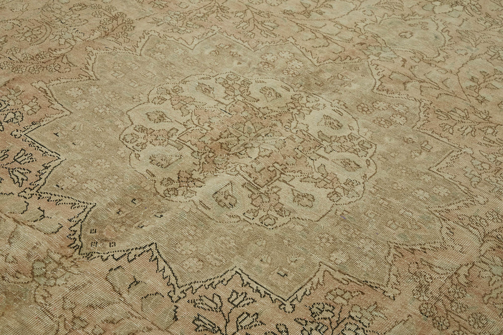 Valorian Vintage Persian Rug - 2.59 x 3.20