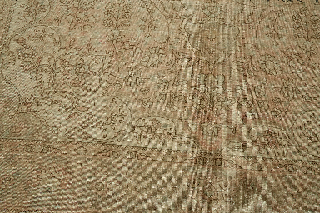 Valorian Vintage Persian Rug - 2.59 x 3.20